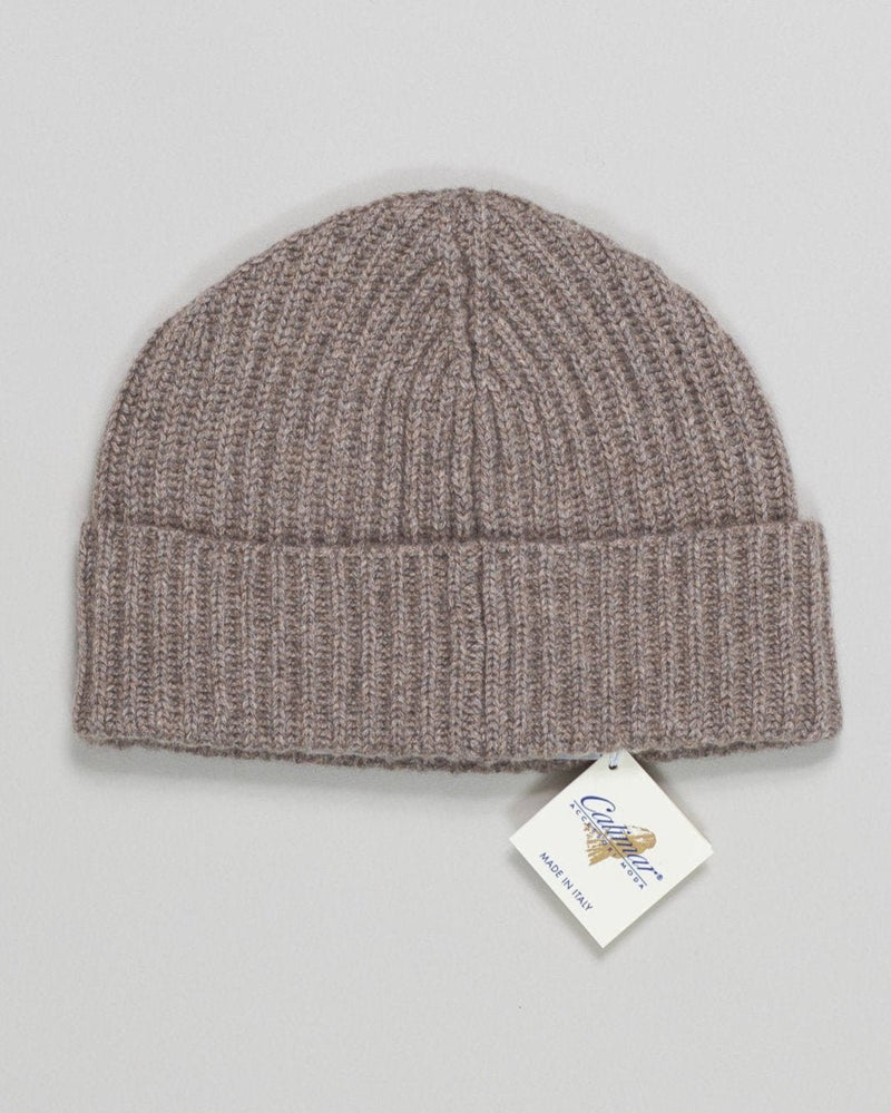 A staple for everyday wear. Perfect for wearing up high in a rolled fisherman style, or pulled snug. This beanie comes with lower profile fit.

Composition: 100% Cashmere
Article: WVU.128
Color: Taupe / 20627
Lower profile fit Calimar Ribbed Cashmere Low Beanie / Taupe
Made in Italy