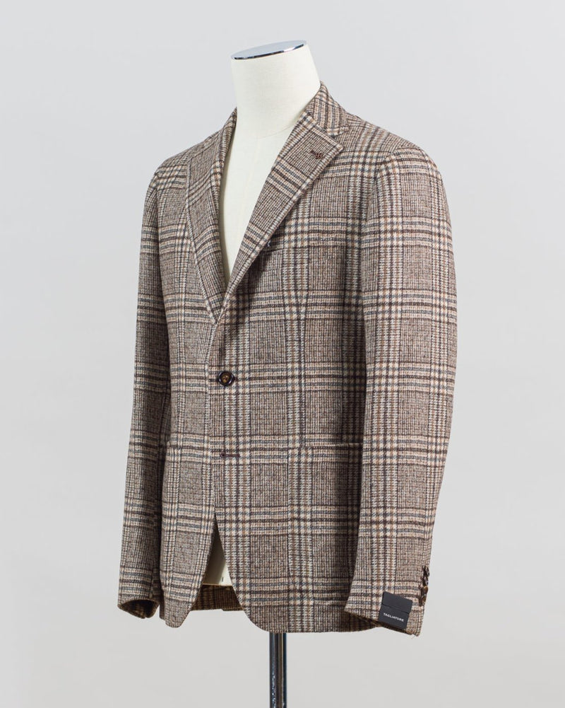 Composition: 58% Wool 33% Alpaca 9% Polyamide(Nylon)
Modello: Monte Carlo / 1SMC22K
Color: Brown / M1348
Unconstructed shoulder
Unlined
2 Buttons
Notch lapel
Patch pockets
Side vents
Made in Martina Franca, Italy Tagliatore Wool &amp; Alpaca Check Jacket / Brown