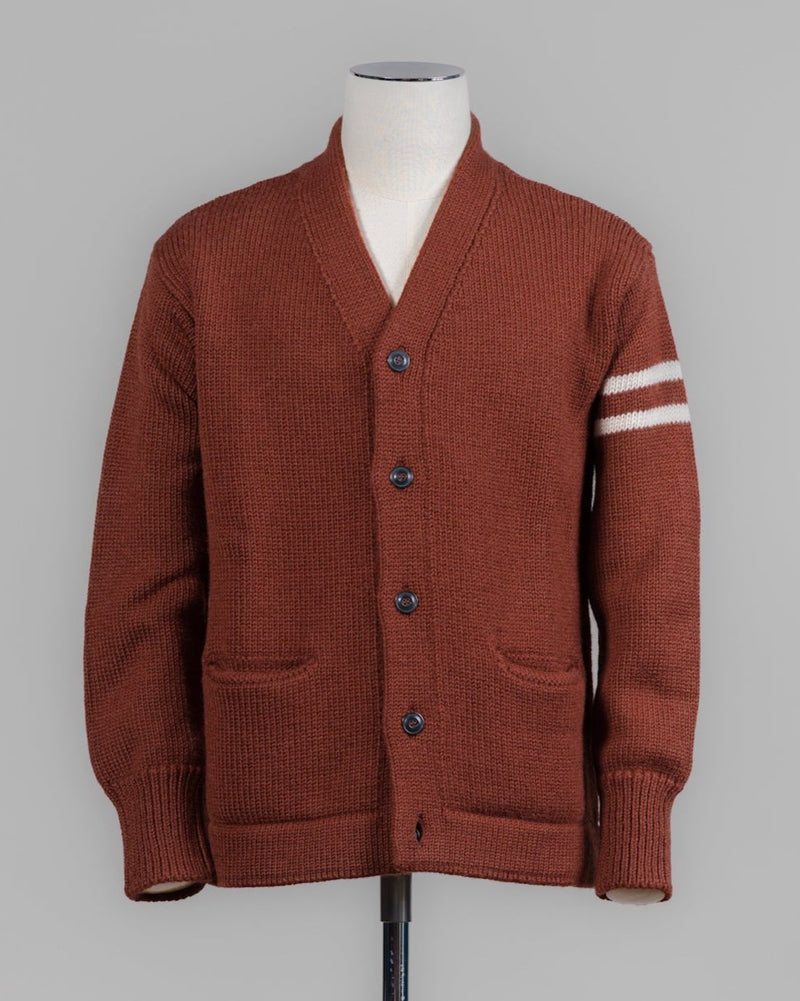 G.R.P. Firenze Heavy Merino Cardigan / Bordeaux Model: College
Article: CARWOG7
Color: Bordeaux
100% Merino Wool
Made in Florence, Italy