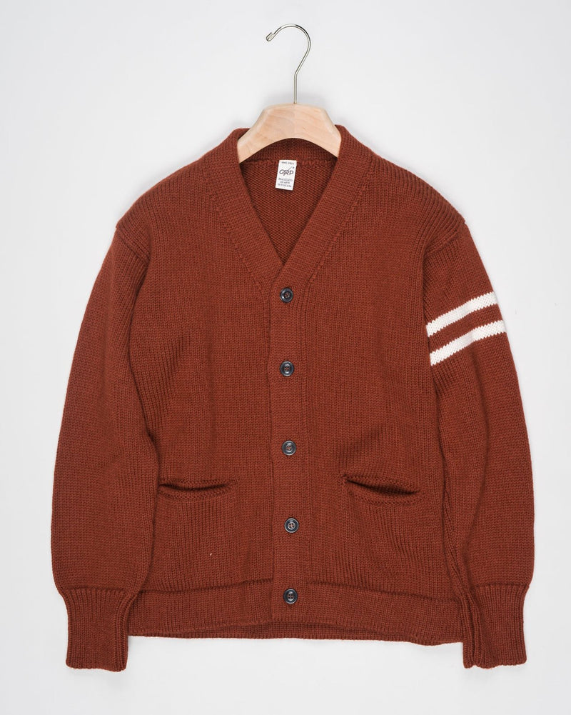 G.R.P. Firenze Heavy Merino Cardigan / Bordeaux Model: College
Article: CARWOG7
Color: Bordeaux
100% Merino Wool
Made in Florence, Italy