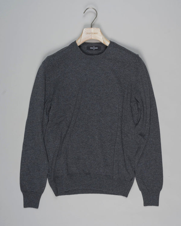 Article: 57167/13690
Color: 095 / Grey
Composition: 100% Cashmere
Made in Italy &nbsp;Gran Sasso Cashmere Crew Neck / Grey