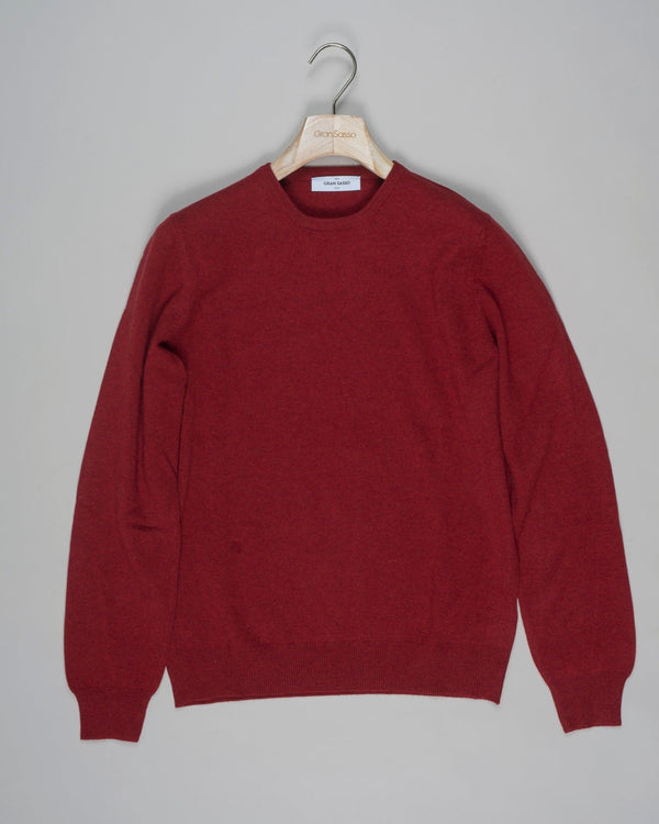 Article: 55159/19699
Color: 247 / Red
Composition: 80% Virgin Wool 10% Cashmere 10% Viscose

Made in Italy Gran Sasso Wool &amp; Cashmere Crew Neck / Red