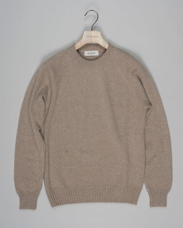 Article: 13185/15901
Color: 130 / Beige
Composition: 97% Cashmere 3% Virgin Wool

Made in Italy Gran Sasso Cashmere Raglan Knit / Beige