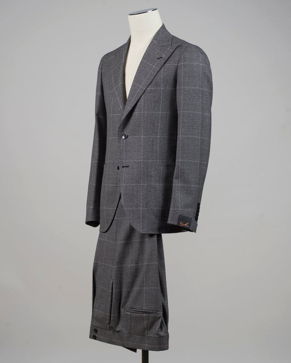 Mod. A-PL26KBR AI
Col. N1186 / Grey&nbsp;
Composition: 100% Virgin Wool Super 130's
Please note! Unfinished "raw" length on trousers to be finished to desired measure.
Made in Martina Franca, Italy Tagliatore Peak Lapel Glencheck Suit / Grey