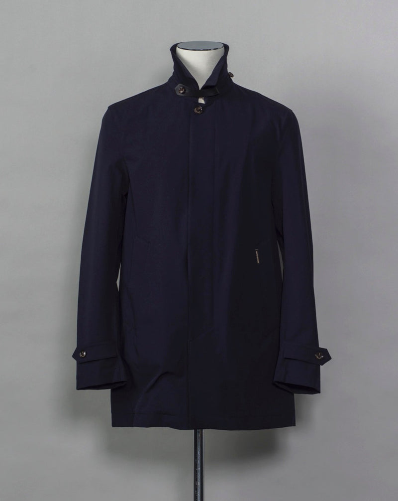 Unlined and unconstructed car coat from Montecore. Two-way-stretch fabric for maximum comfort.  Car coat  5 buttons in front  Slanted front pockets Center back vent Article: S04MUC600 Compositon: 83% Polyamide 17% Elastan Color: 89 / Dark Navy